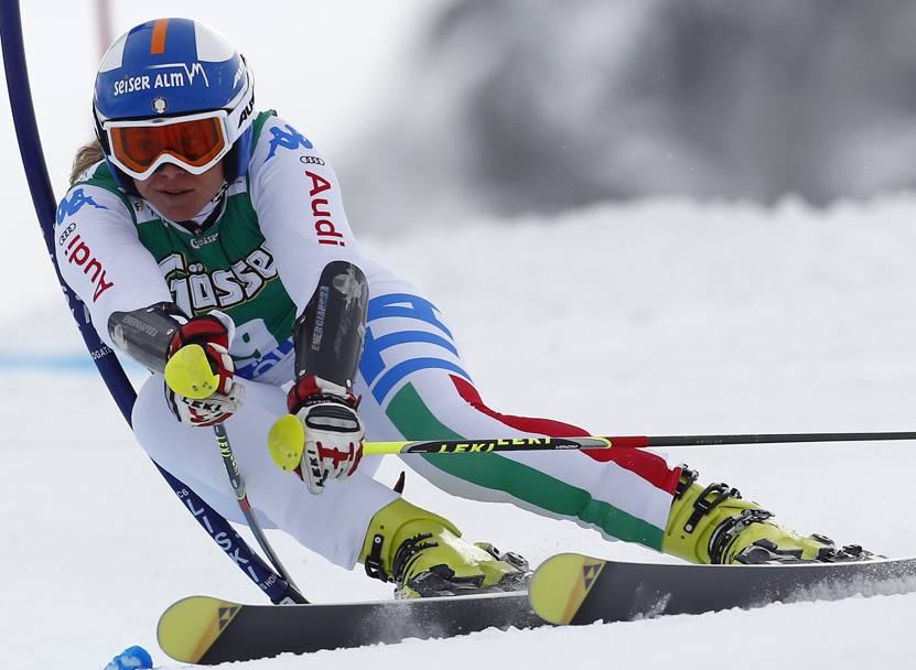 La Karbon impegnata nella prima manche dello slalom gigante di Slden, Austria, il 27 ottobre 2012 (Reuters)